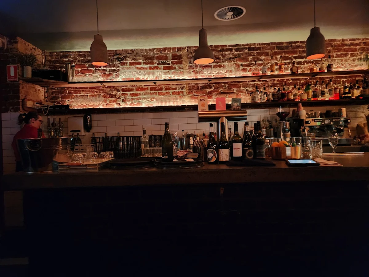 Vibe, Market Eating House