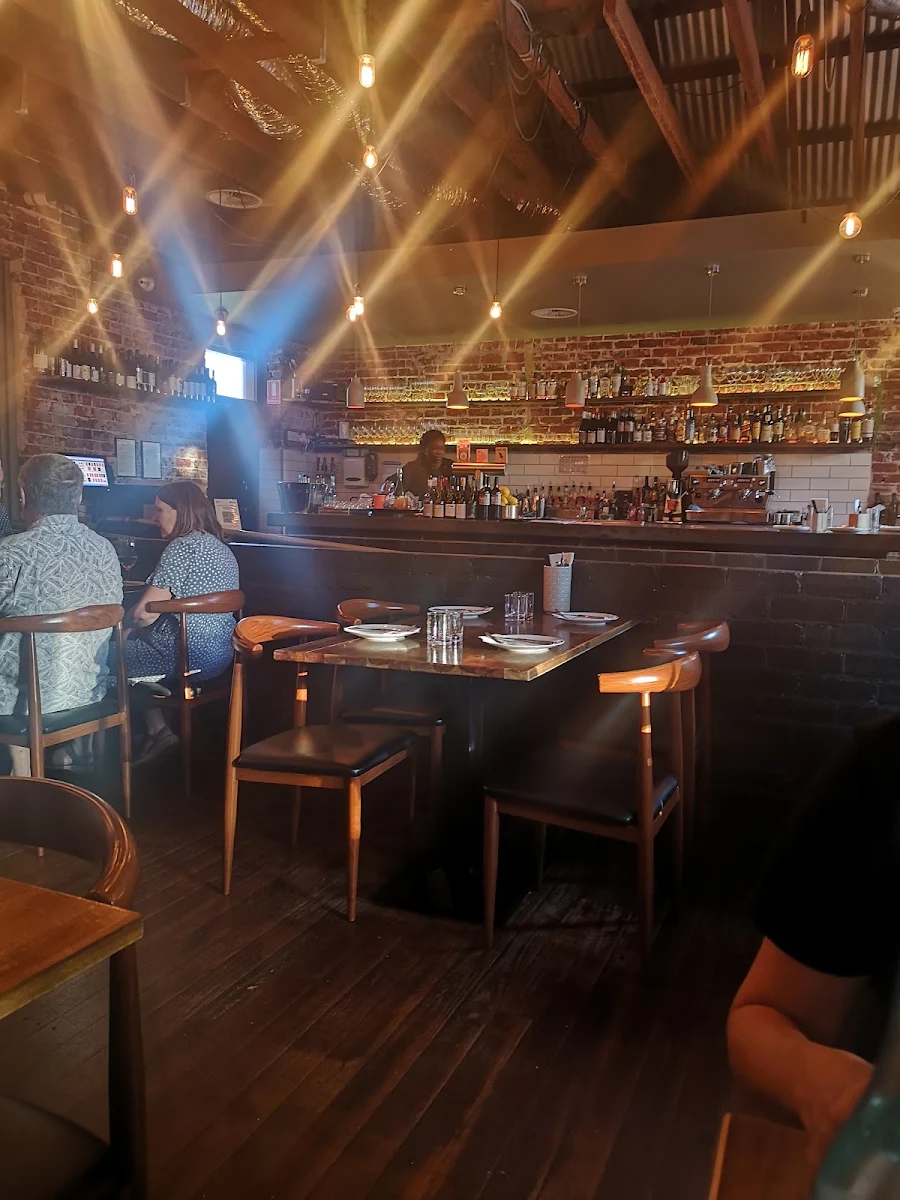 Vibe, Market Eating House