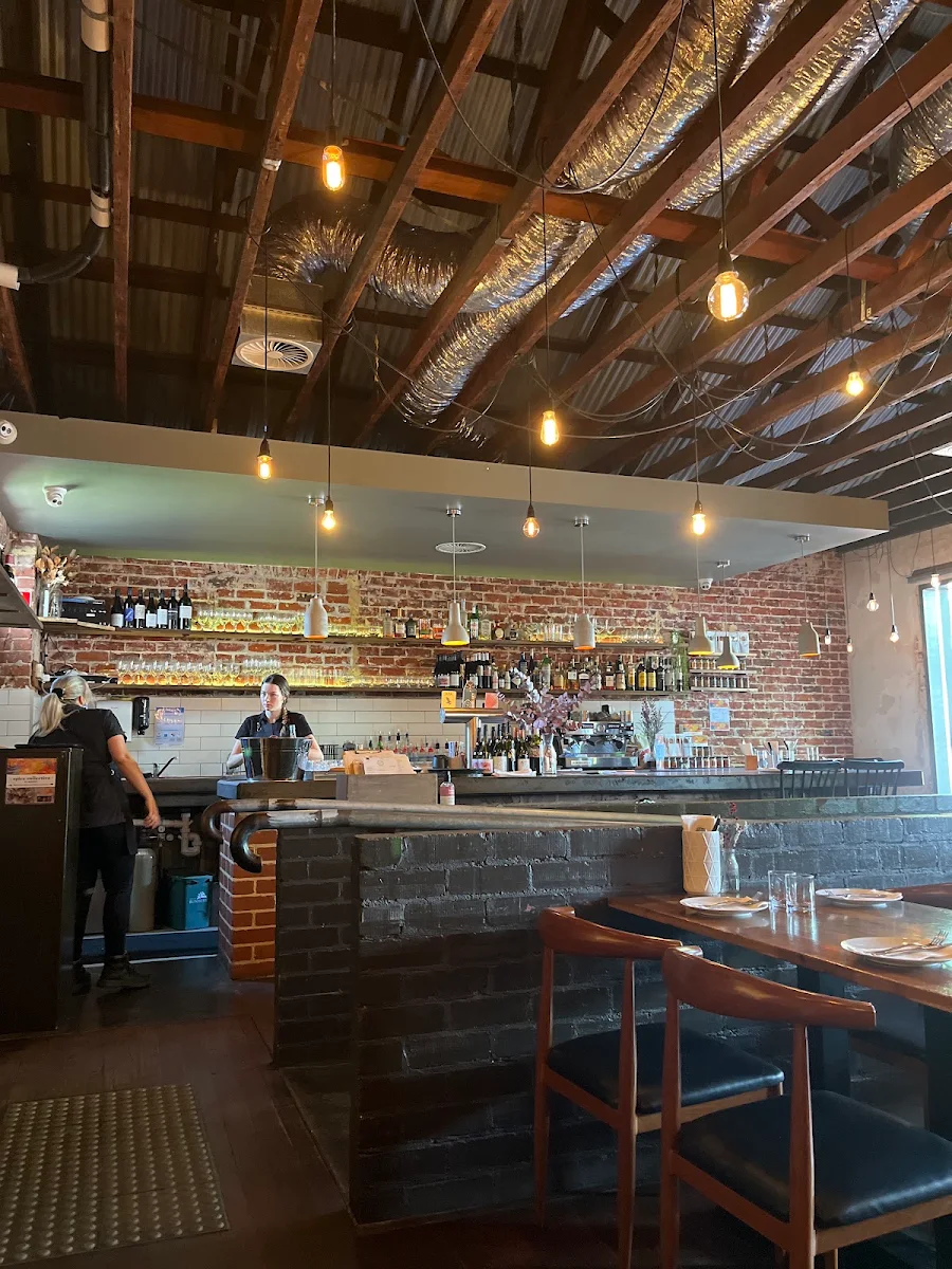 Vibe, Market Eating House