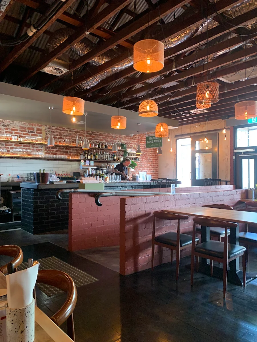 Vibe, Market Eating House