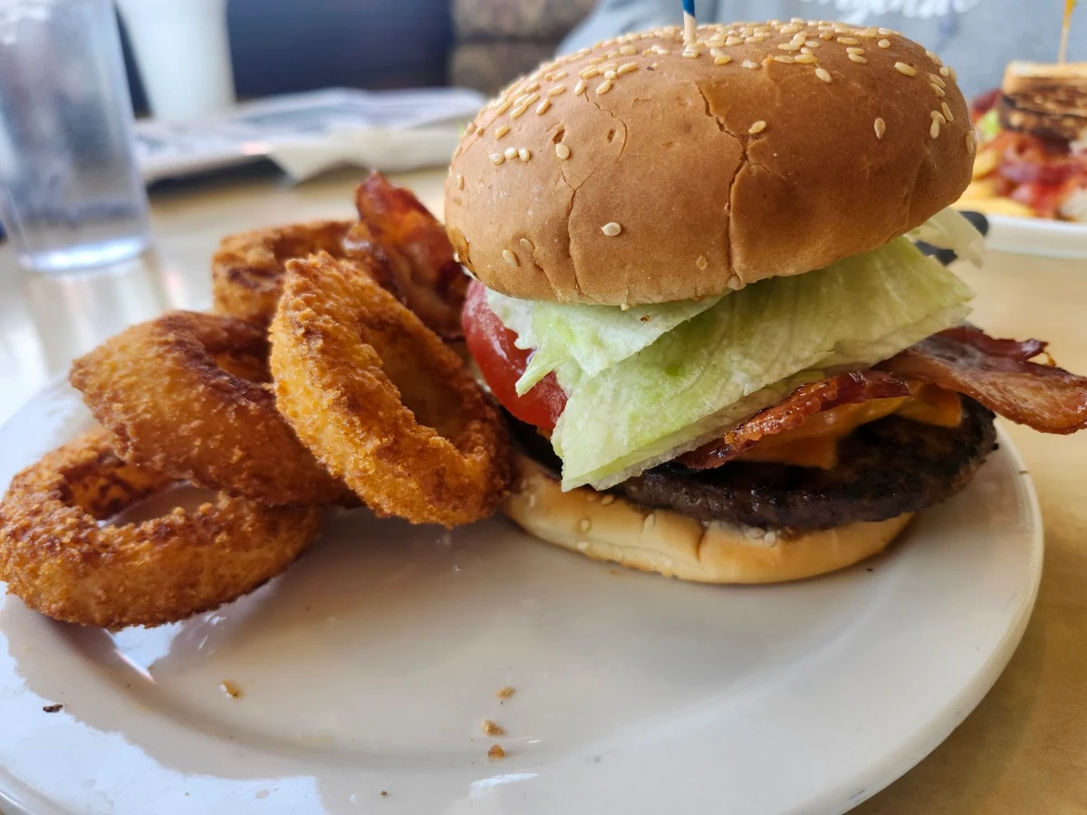 Food & drink, Humpty's Big Plate Diner - Yorkton