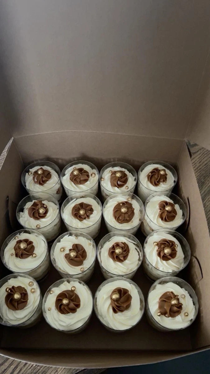 Food & drink, Honey Cake Pastry Shop
