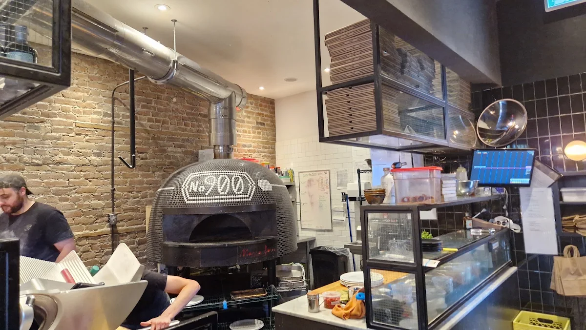 Vibe, Pizzéria NO.900