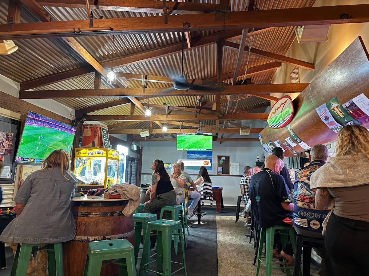Vibe, Marion Bay Tavern & Motel