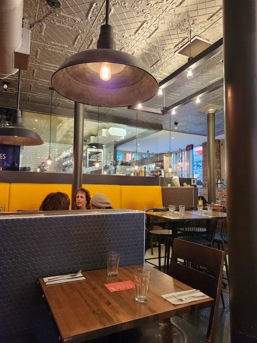 Vibe, Sapristi...bistro bar
