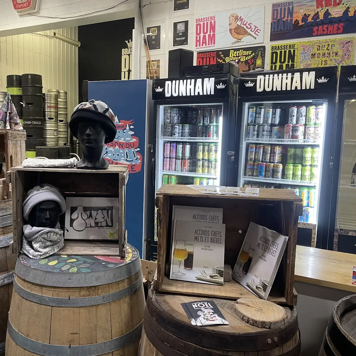 Vibe, Brasserie Dunham / Pub & Boutique
