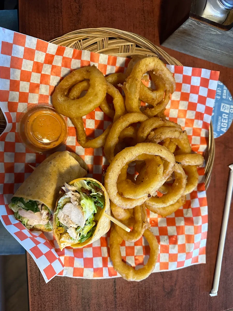 Food & drink, M&M Bar and Grill