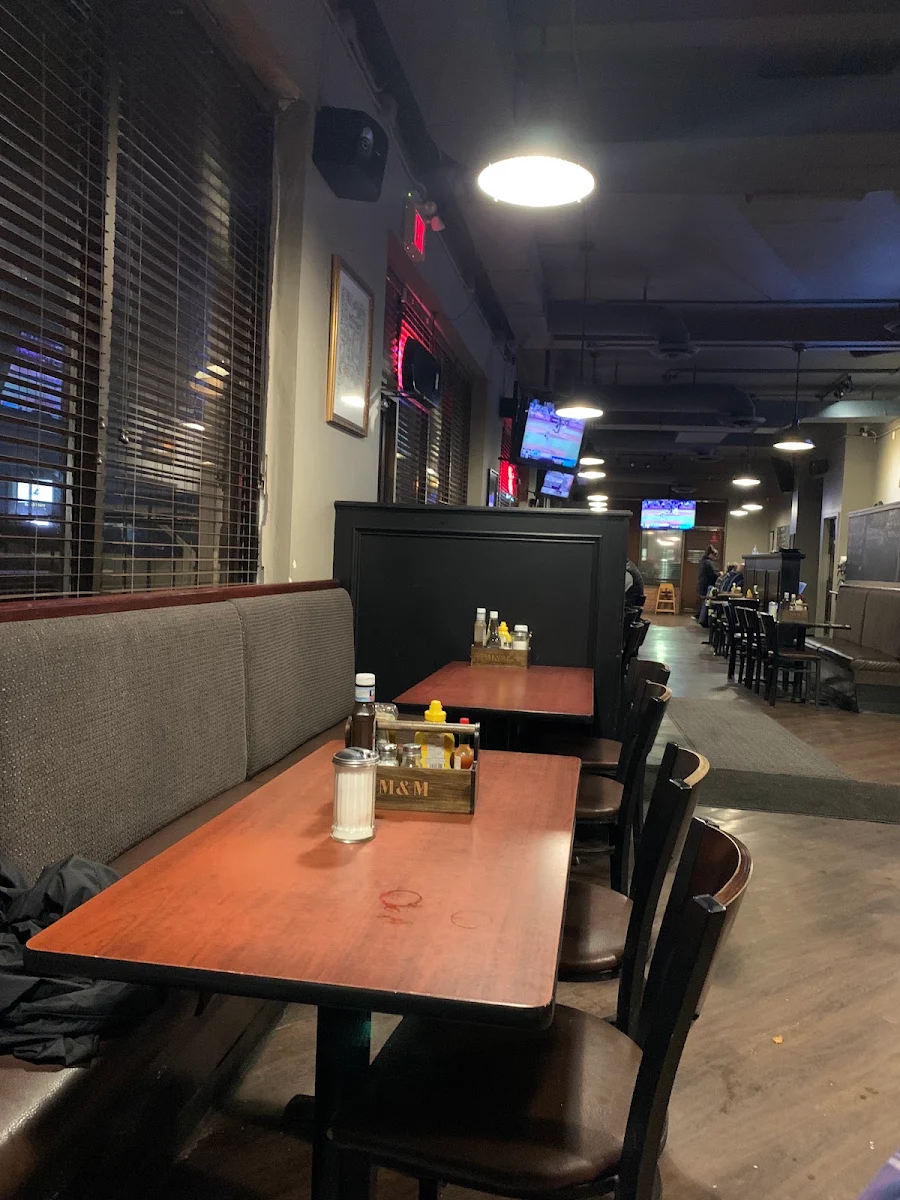 Vibe, M&M Bar and Grill