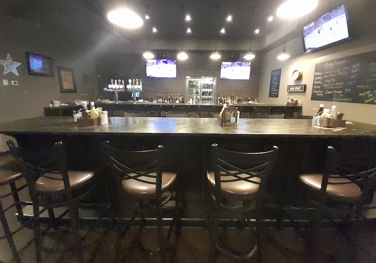 Vibe, M&M Bar and Grill