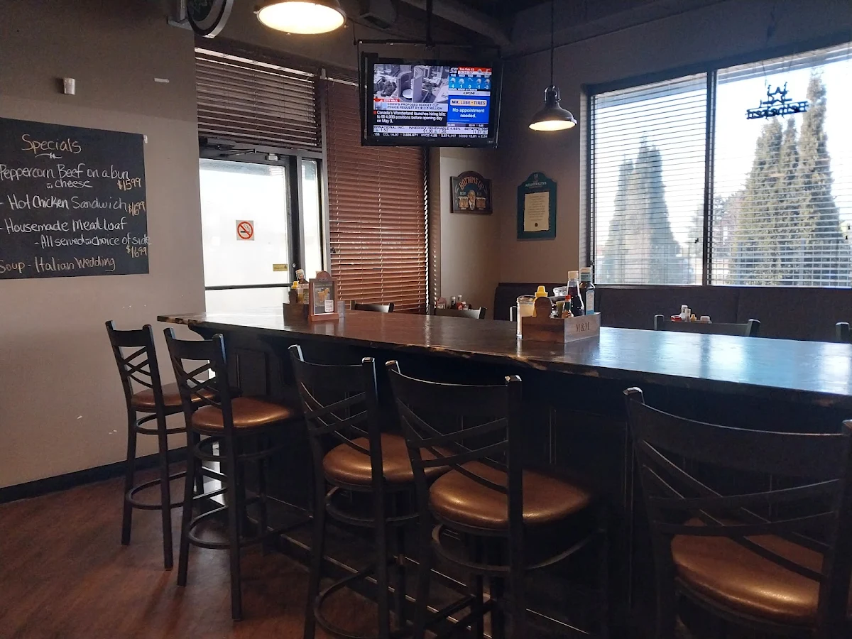 Vibe, M&M Bar and Grill