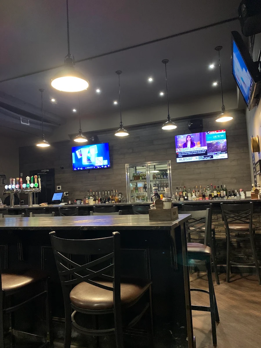 Vibe, M&M Bar and Grill