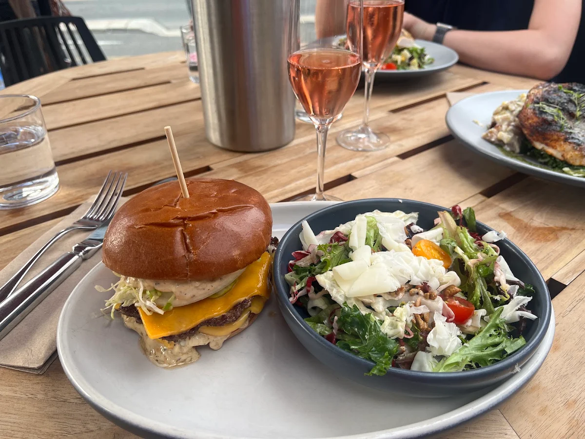 Food & drink, JOEY Rideau