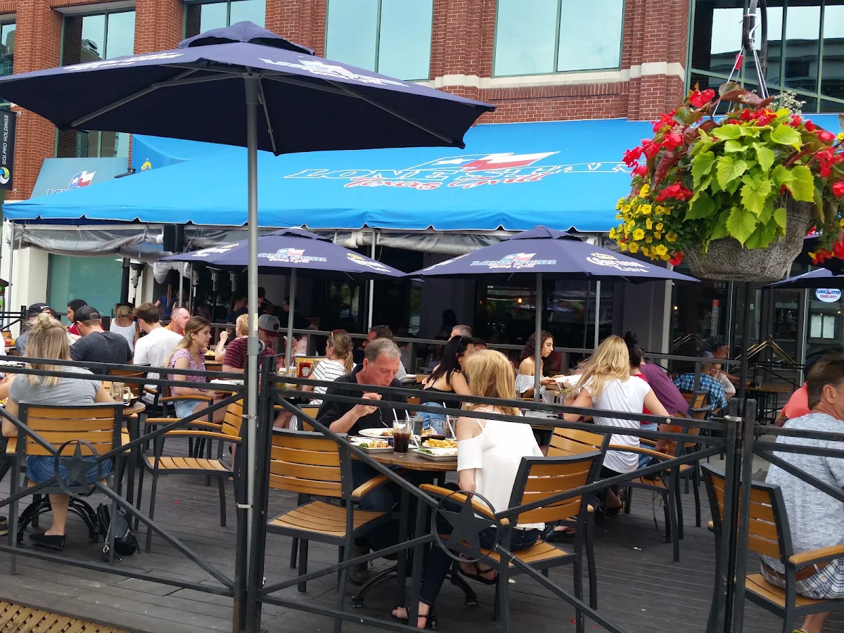 Vibe, Lone Star Texas Grill