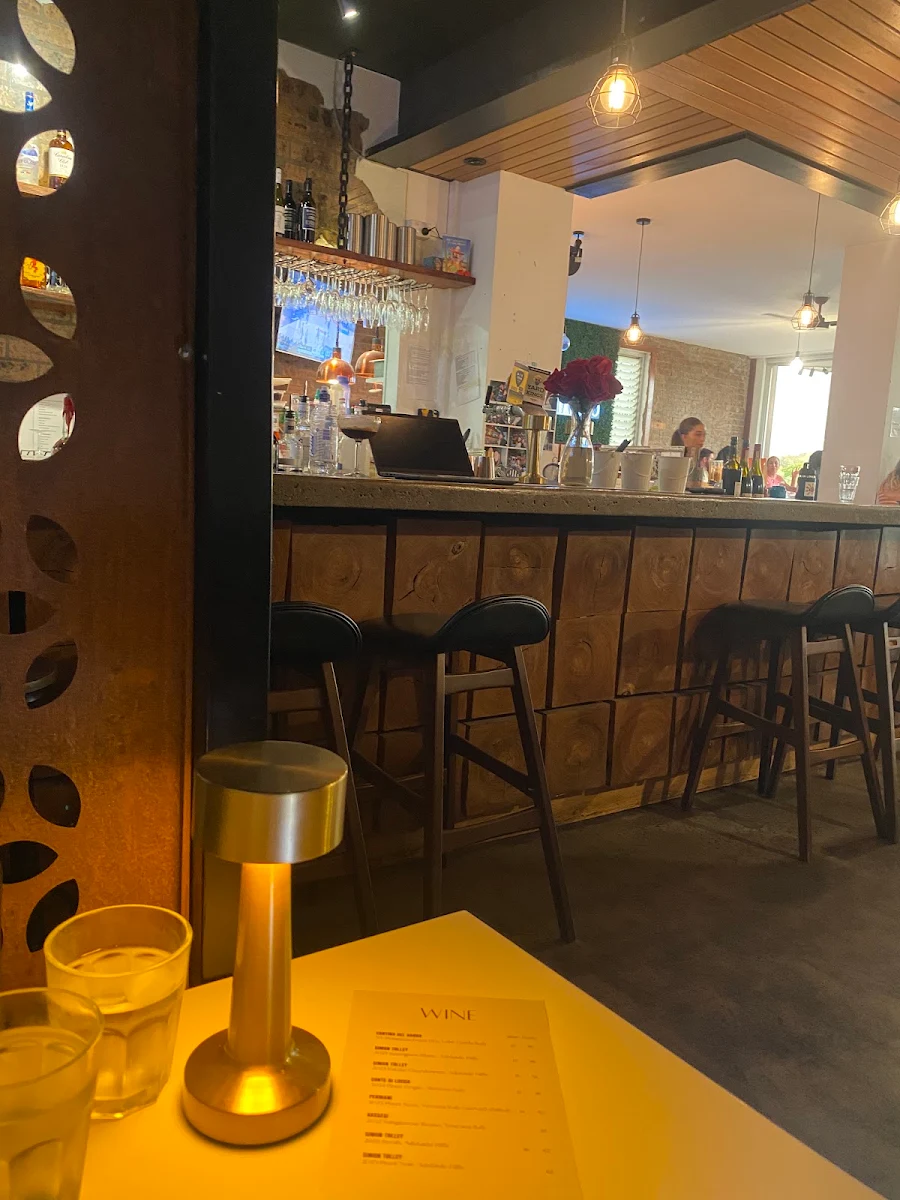 Vibe, Johnny Tapas