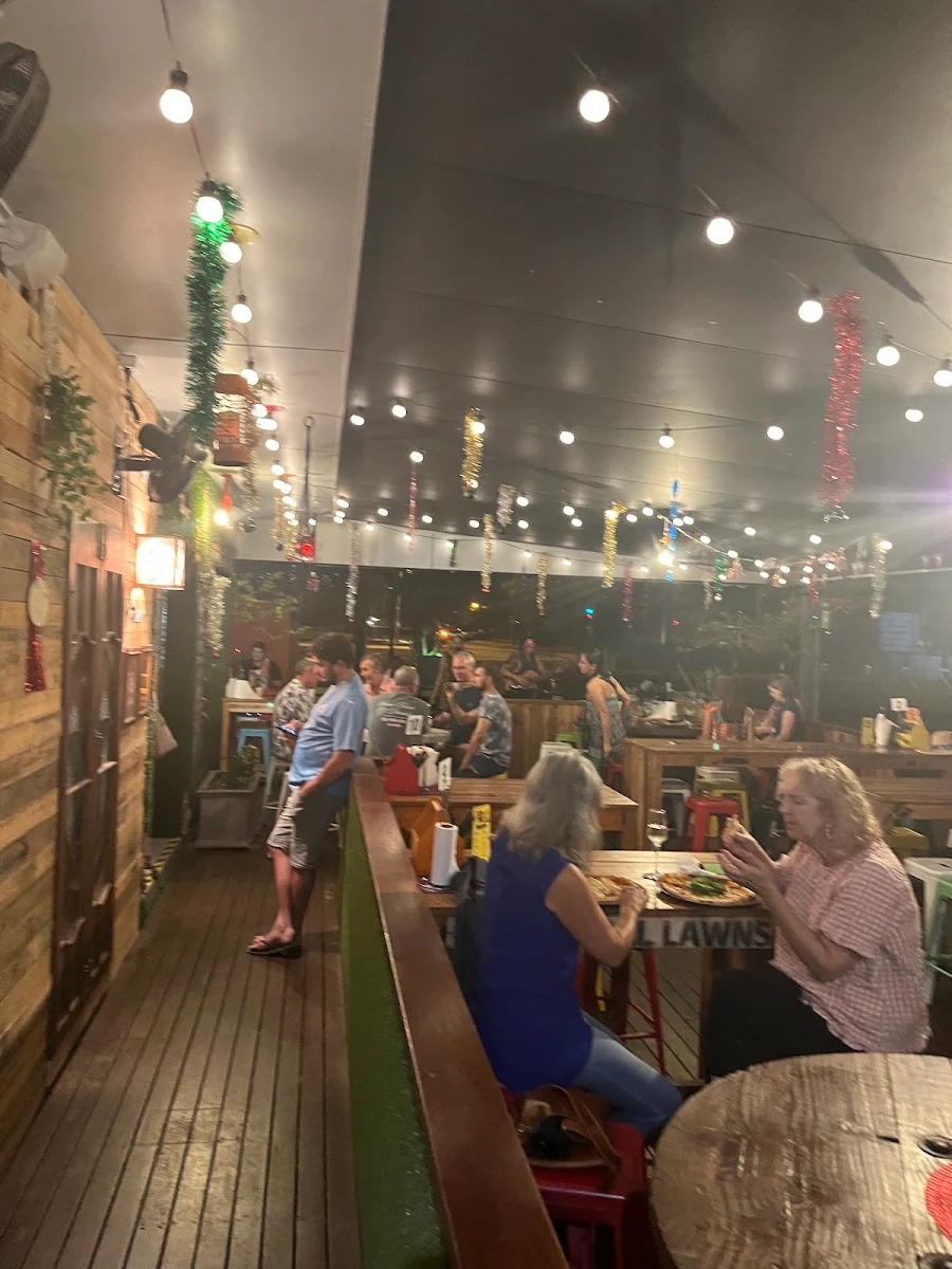 Vibe, Pizza Loca Cantina
