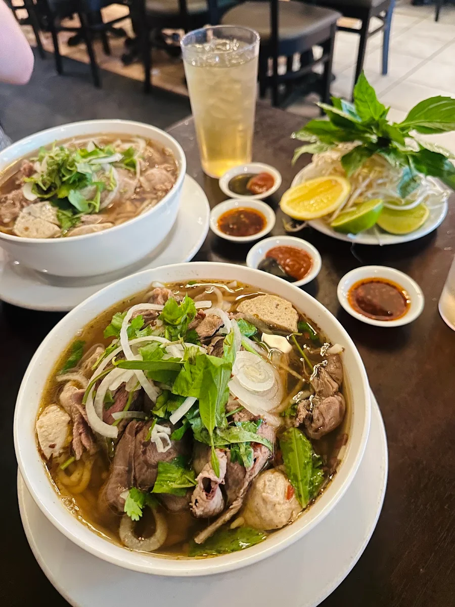 Food & drink, Joyeaux Café & Restaurant
