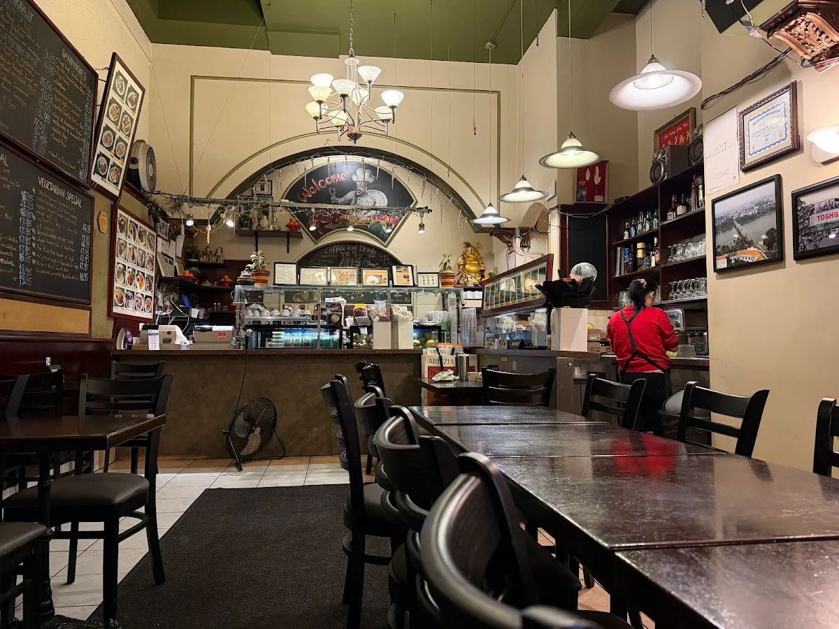 Vibe, Joyeaux Café & Restaurant