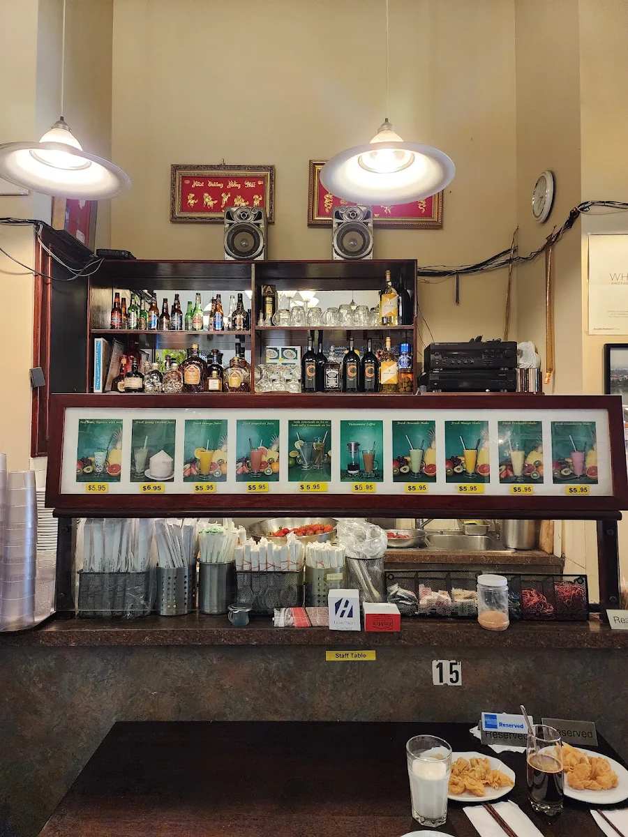 Vibe, Joyeaux Café & Restaurant