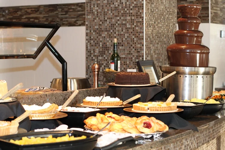 Food & drink, Four Seasons Restaurant & Lounge