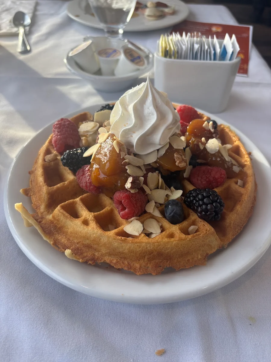Food & drink, Four Seasons Restaurant & Lounge