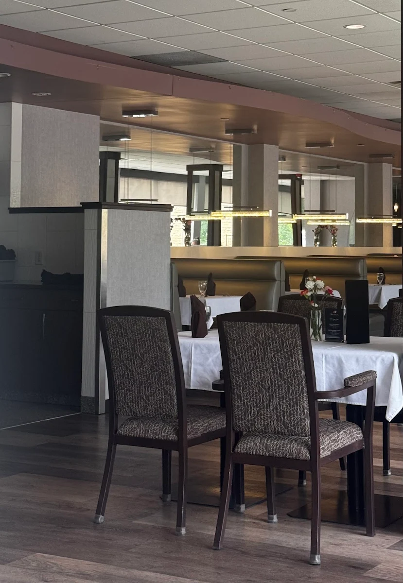 Vibe, Four Seasons Restaurant & Lounge