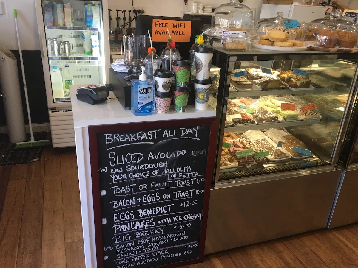Vibe, Little Gossip Cafe