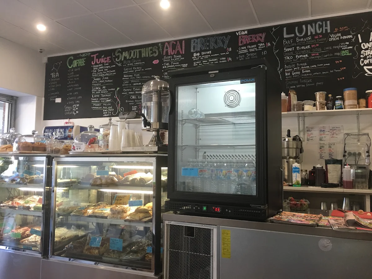 Vibe, Little Gossip Cafe