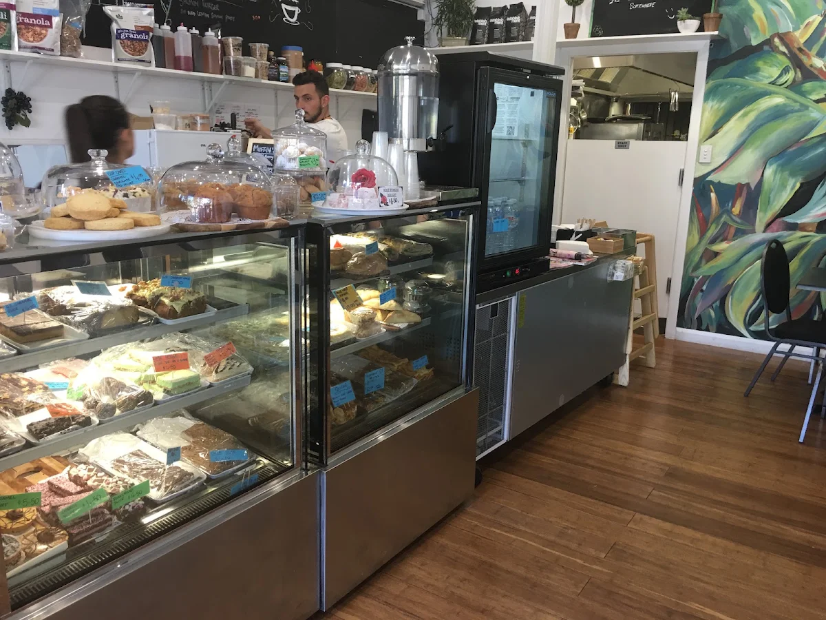 Vibe, Little Gossip Cafe
