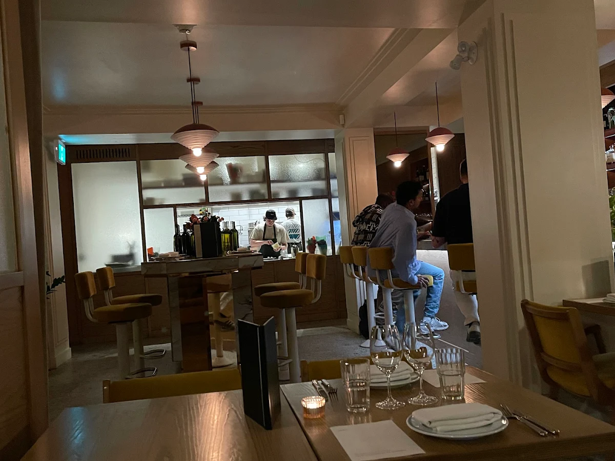 Vibe, Restaurant Melba