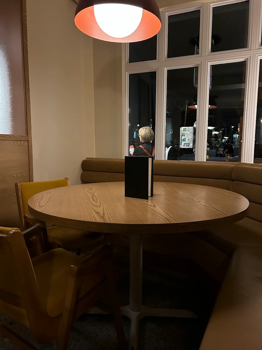 Vibe, Restaurant Melba