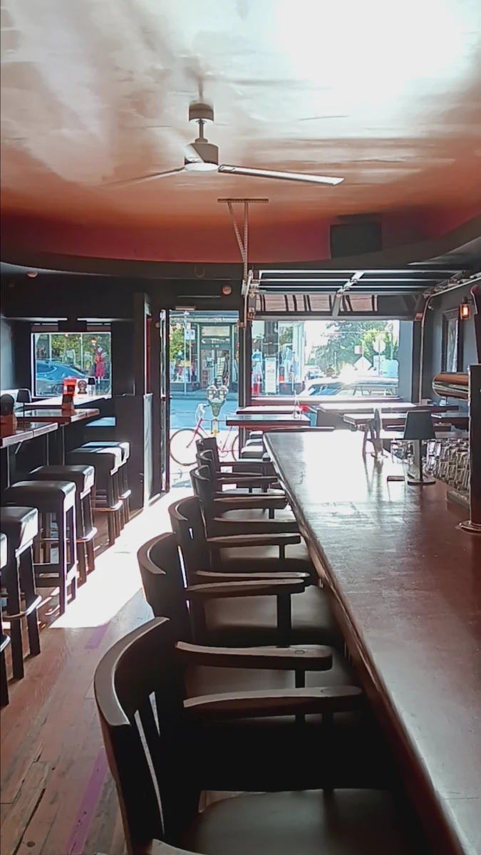 Vibe, Pinky's On Main