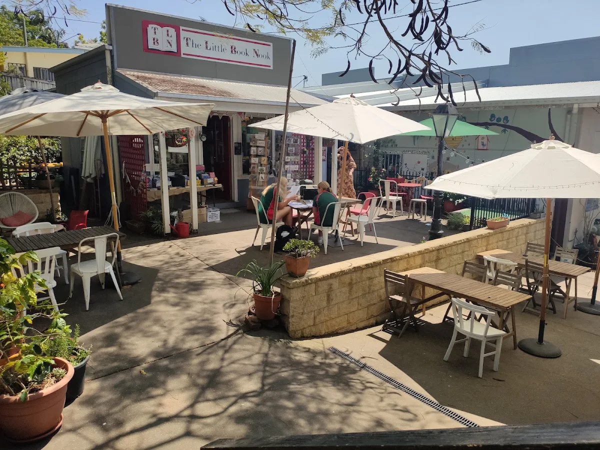 Vibe, Homegrown Cafe
