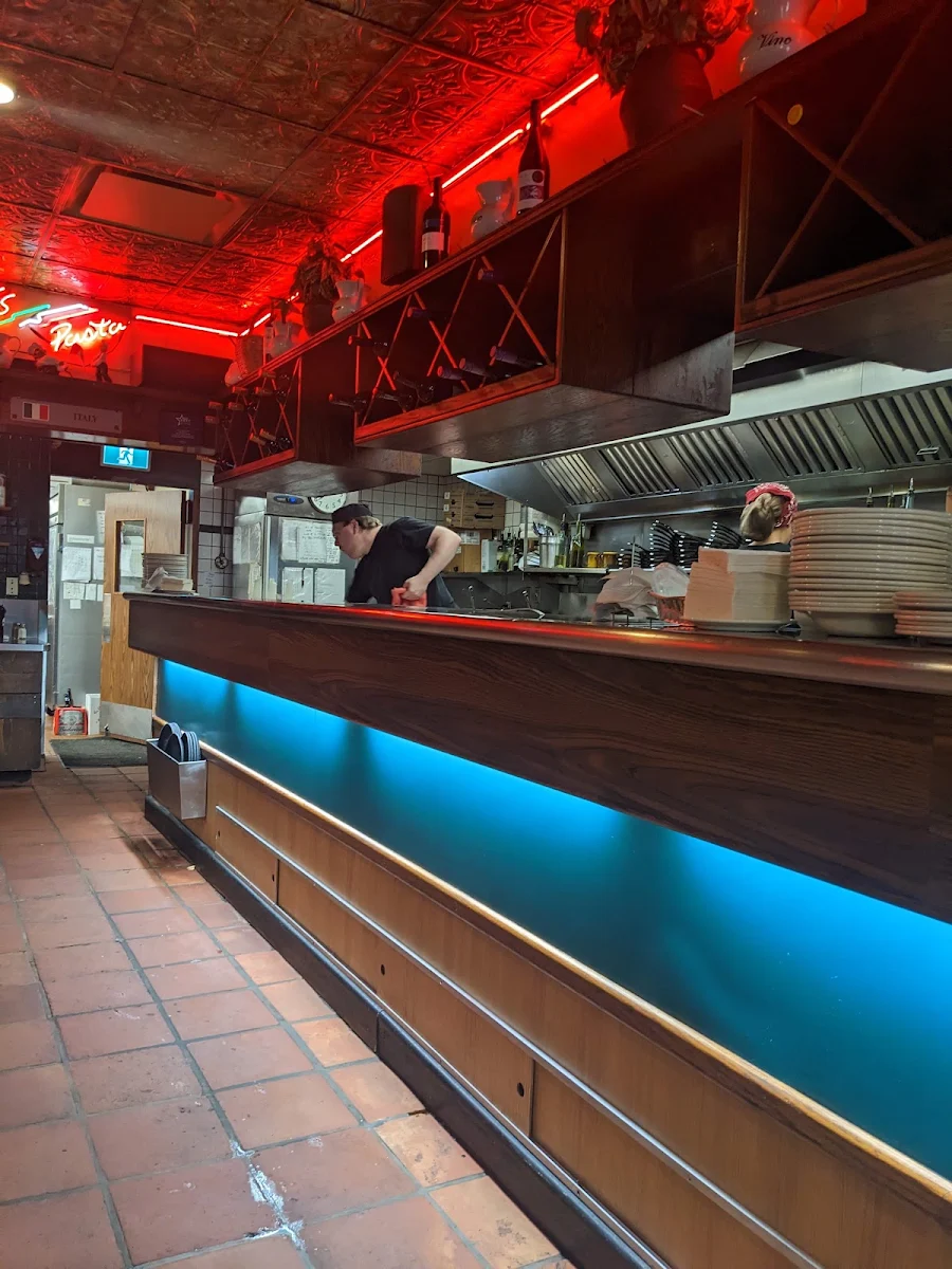 Vibe, Anton's Pasta Bar