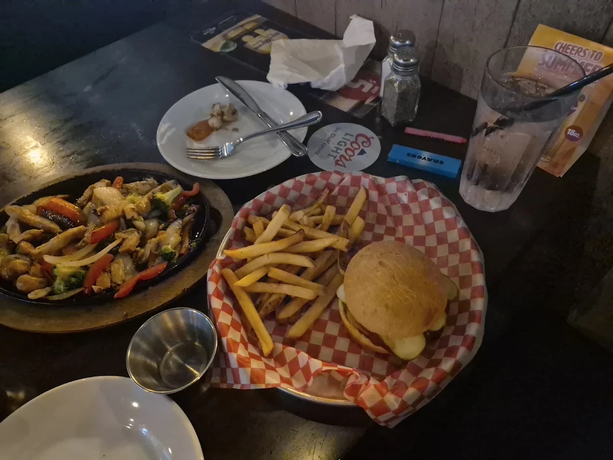 Food & drink, Chuck's Roadhouse Bar and Grill