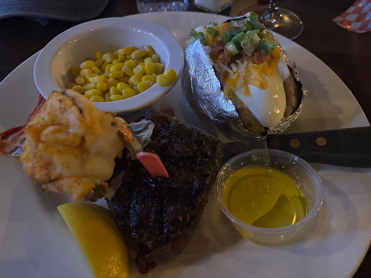 Food & drink, Chuck's Roadhouse Bar and Grill