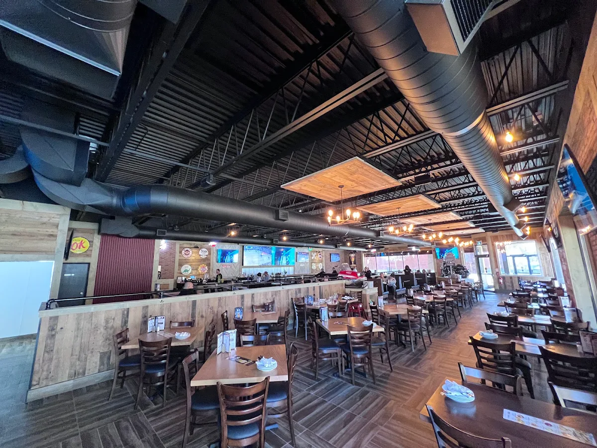 Vibe, Chuck's Roadhouse Bar and Grill