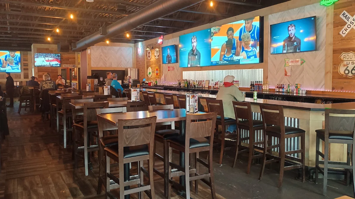 Vibe, Chuck's Roadhouse Bar and Grill