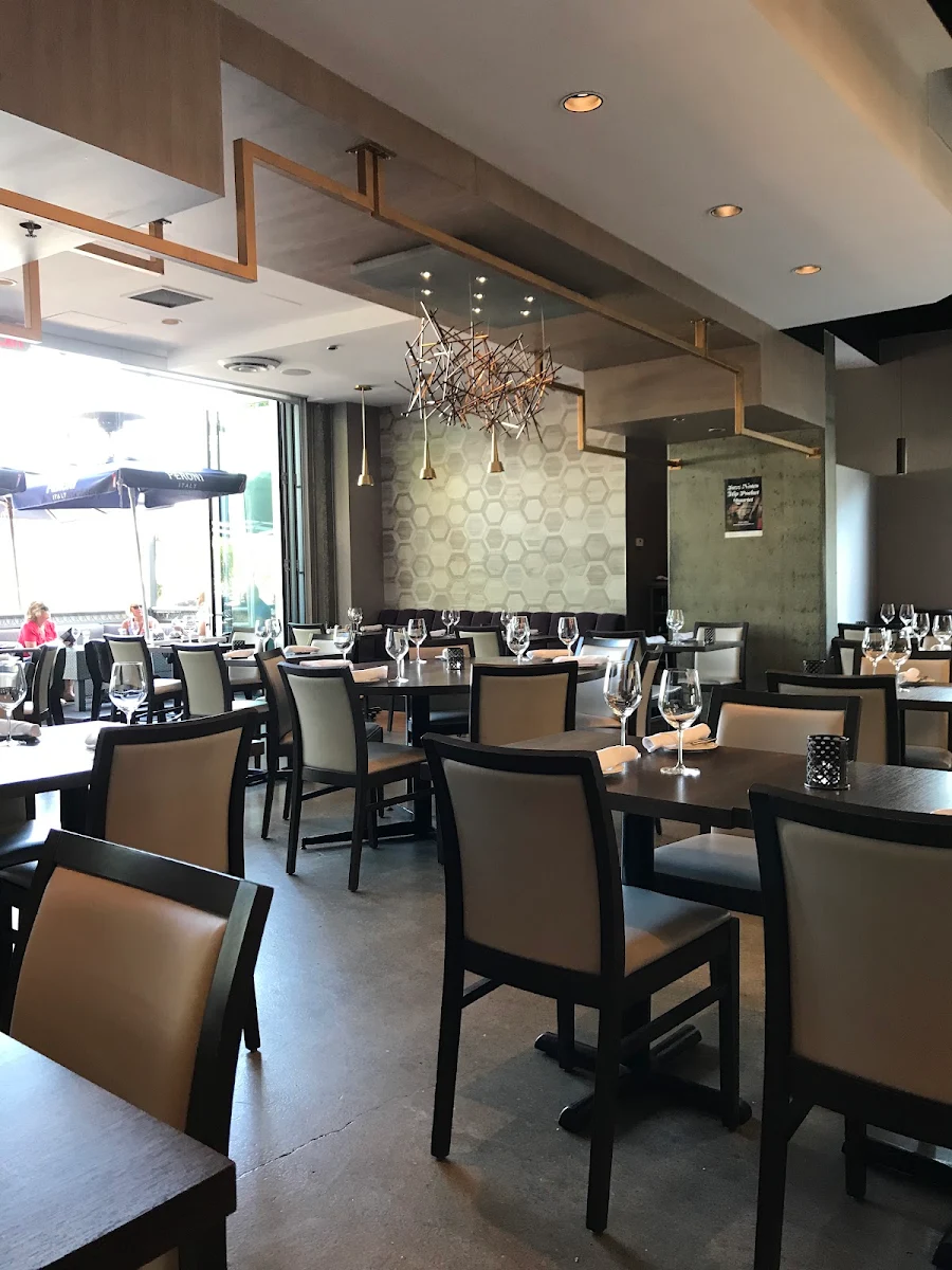 Vibe, The Wine Bar at Provence Marinaside