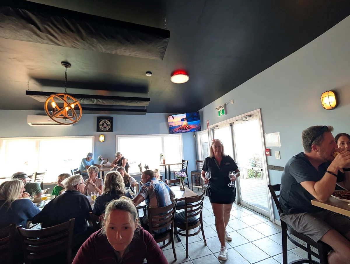 Vibe, The Dory Pub & Restaurant