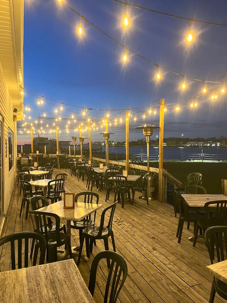 Vibe, The Dory Pub & Restaurant