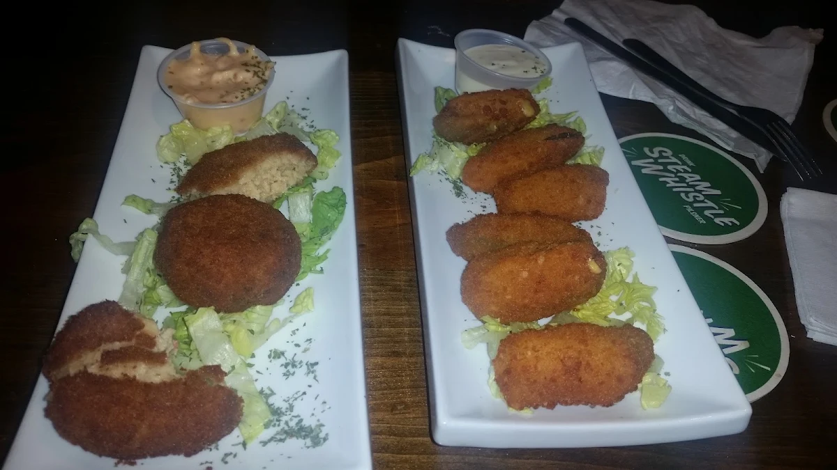 Food & drink, Studs Lonigans Pub