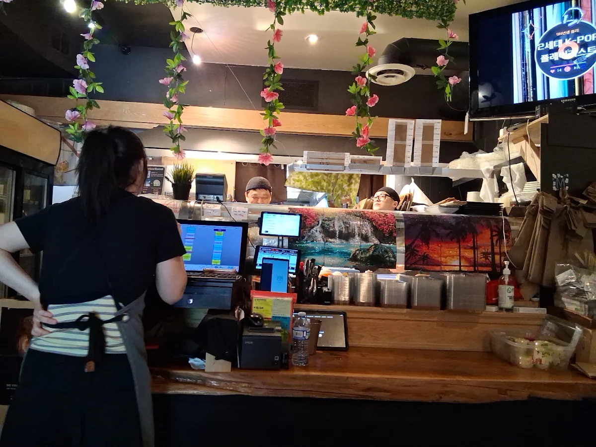 Vibe, iSushi Japanese & Korean Restaurant