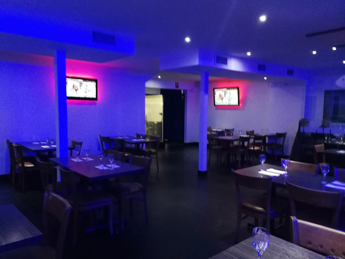 Vibe, Restaurant Kenji Sushi