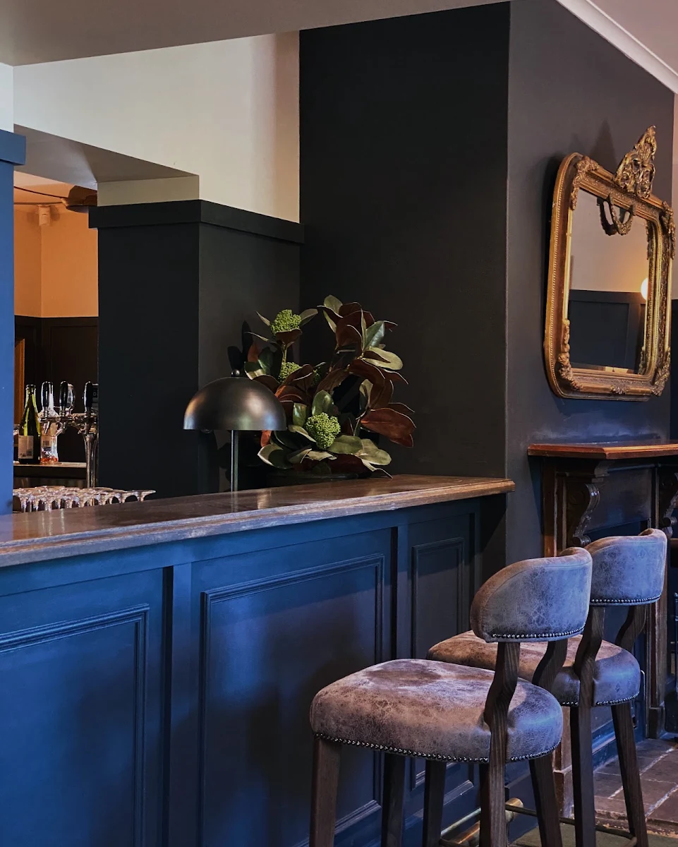 Vibe, Briars Inn