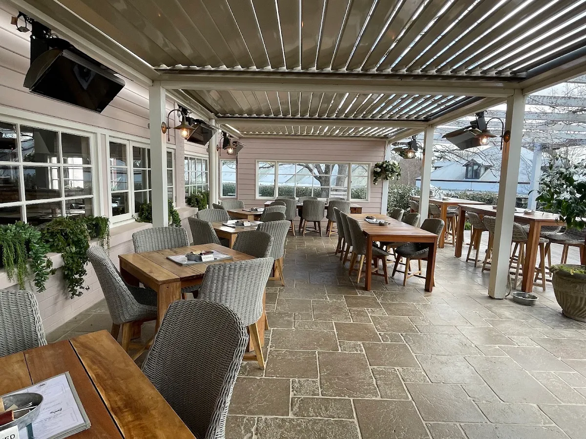 Vibe, Briars Inn