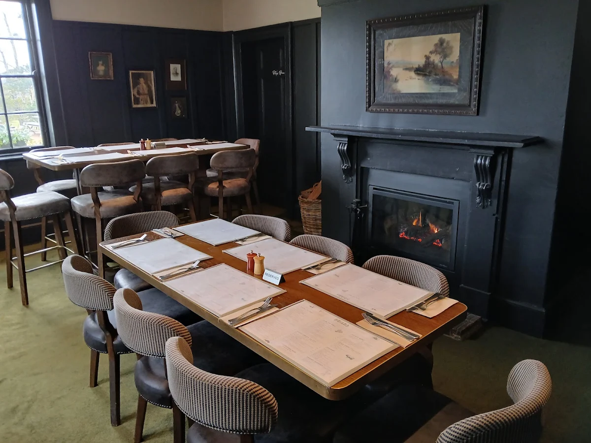 Vibe, Briars Inn