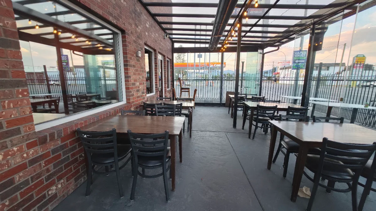 Vibe, Shandhar Hut Indian Cuisine - Downtown
