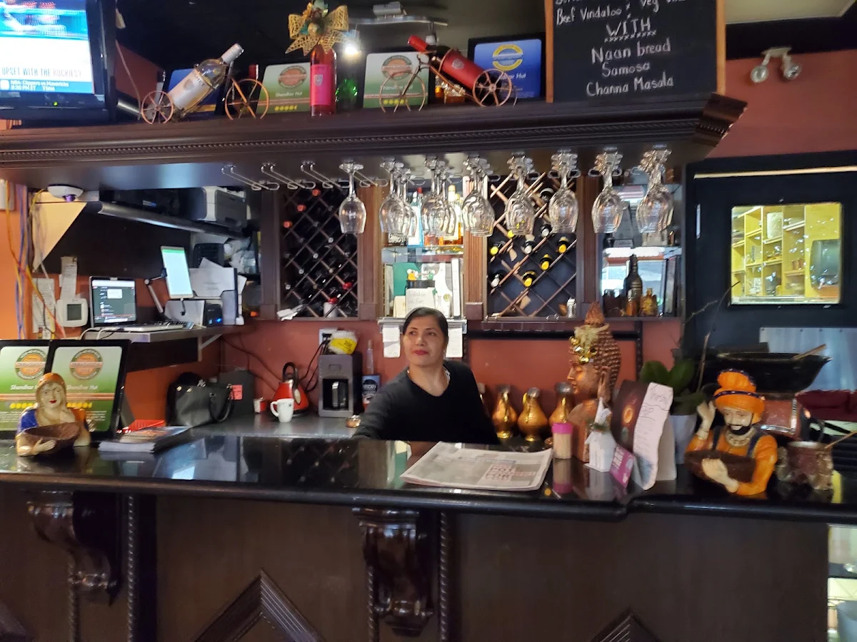 Vibe, Shandhar Hut Indian Cuisine - Downtown
