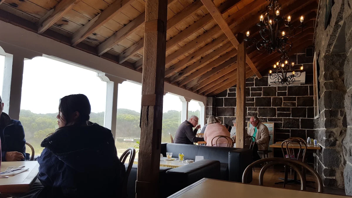 Vibe, Isabellas Cafe
