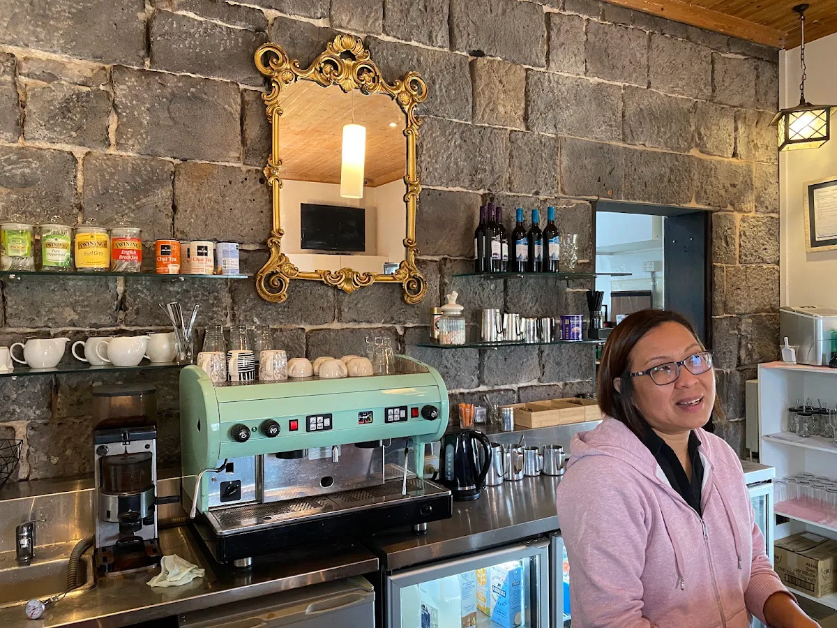 Vibe, Isabellas Cafe